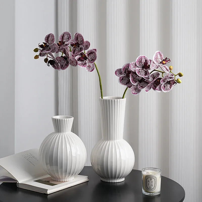 White ceramic striped ball vase in American country style with optional floral arrangements