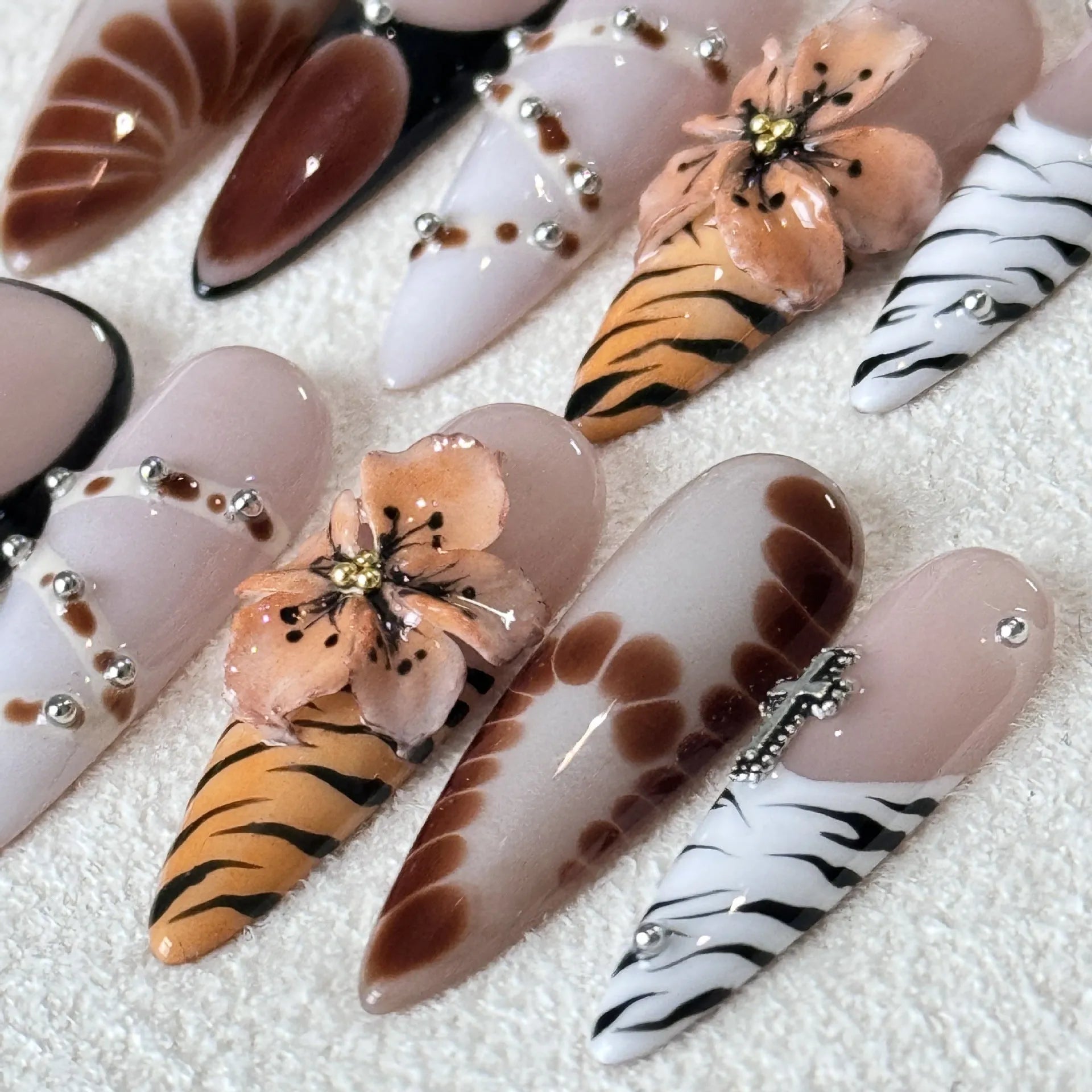 French style leopard print false nails with cross and flower patterns in XS, S, M, L sizes
