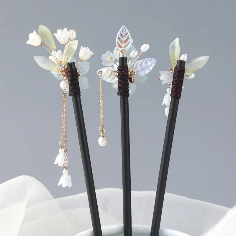 Retro Chinese style hairpin with blue Chinese bellflower floral design for updos