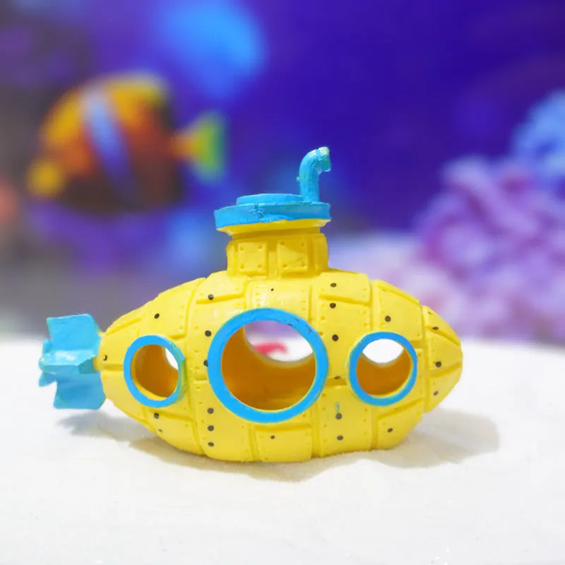 Mini PVC submarine aquarium ornament in red, sized 4-7cm, for fish tank landscaping