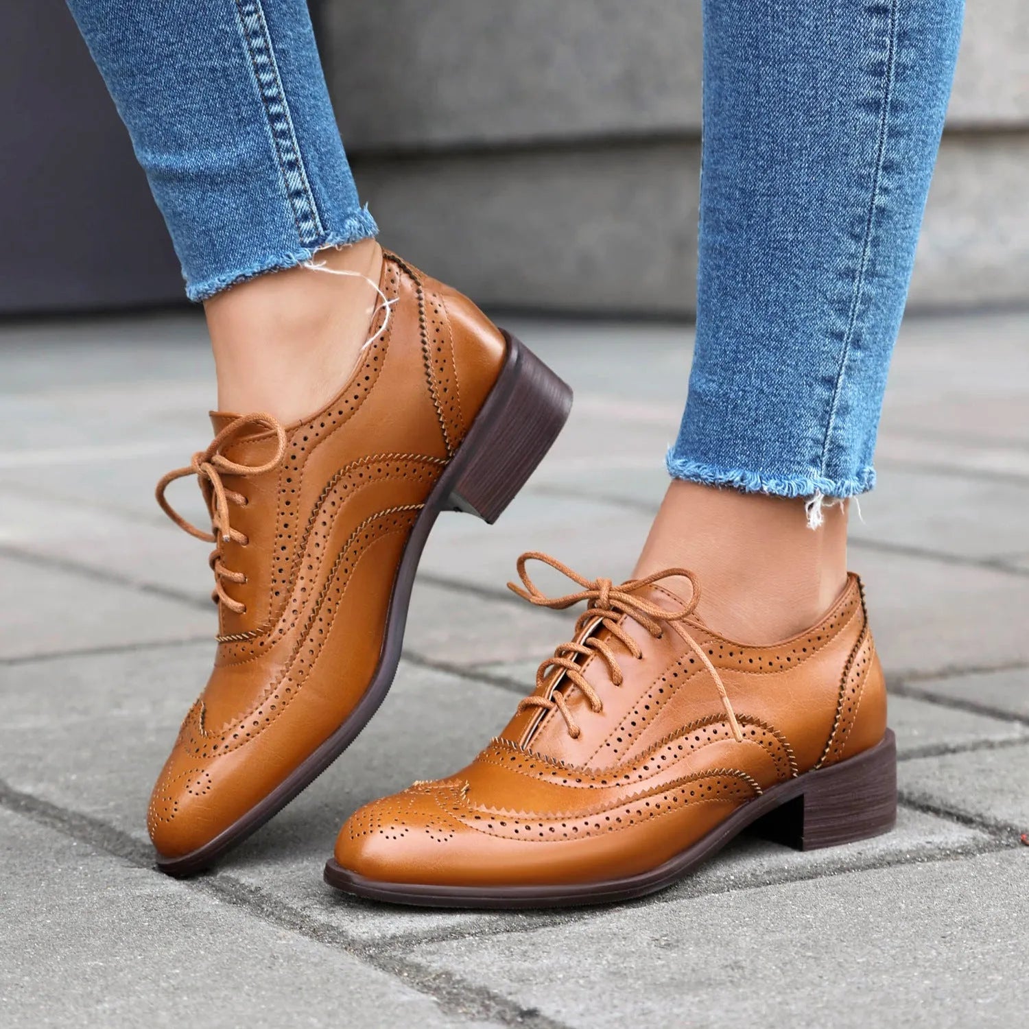 Retro British contrasting colour brogue high-cut lace-up shoes, round toe, low heel, sizes 35-39