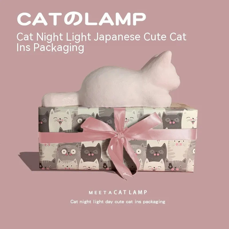 Vinyl cat night light, battery operated, 13 x 13 x 34 cm, cat-shaped lamp for bedside table or shelf