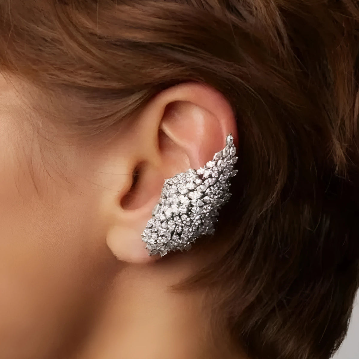 Silver colour non-piercing ear clip with inlaid zircon and geometric chamfered square pattern on copper