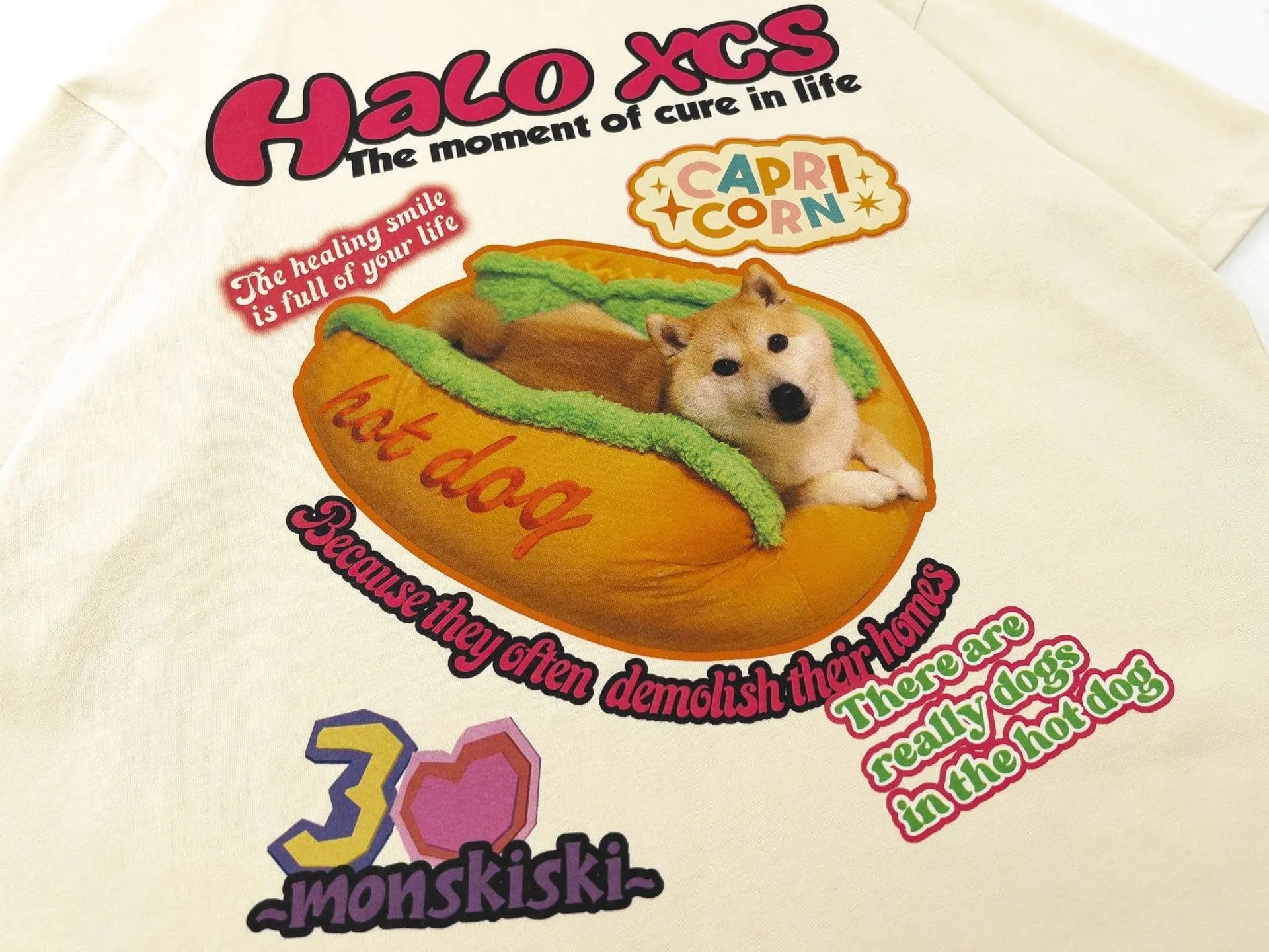 Cartoon hamburger dog printed cotton t-shirt in loose fit casual style with short sleeves
