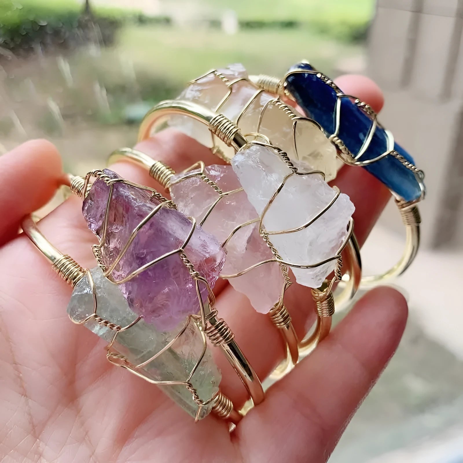 Natural crystal rough stone bracelet with gold geometric winding in bohemian ethnic style