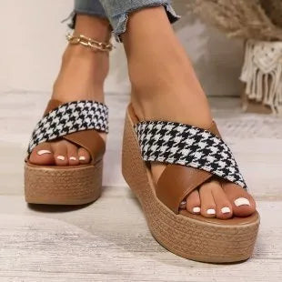 Brown and black plaid wedge sandals with plastic upper and rubber sole in European sizes 34-43