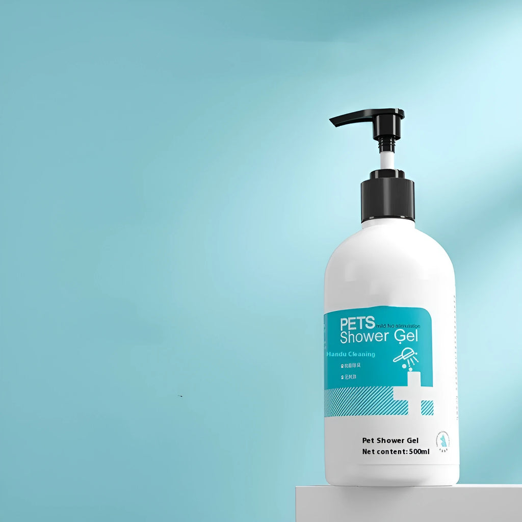 White bottle of cat bath lotion pet shampoo 500ml anti depilation flea removal deodorising
