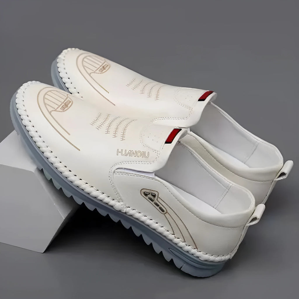 Men's casual soft leather shoes with PU upper, low wedge heel, in black colour