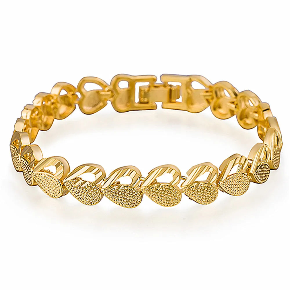 Gold-plated copper heart-shaped bracelet for women, 18.5cm length, electroplated non-inlaid design
