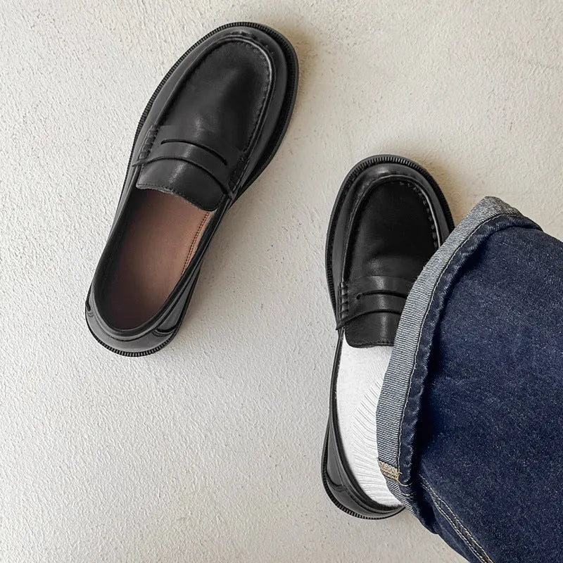 Men's slip-on casual shoes in retro business style with microfiber upper and rubber sole