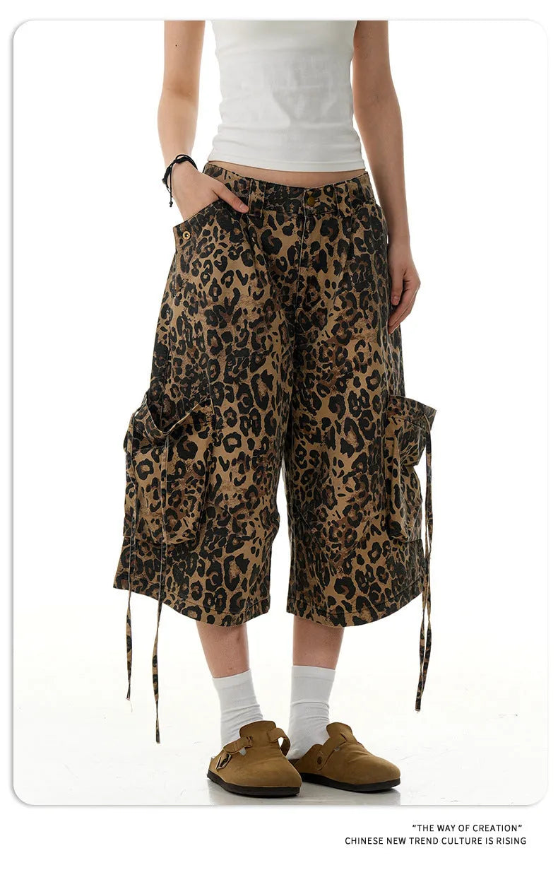 Women's leopard print cotton cropped trousers with high waist and straight leg design