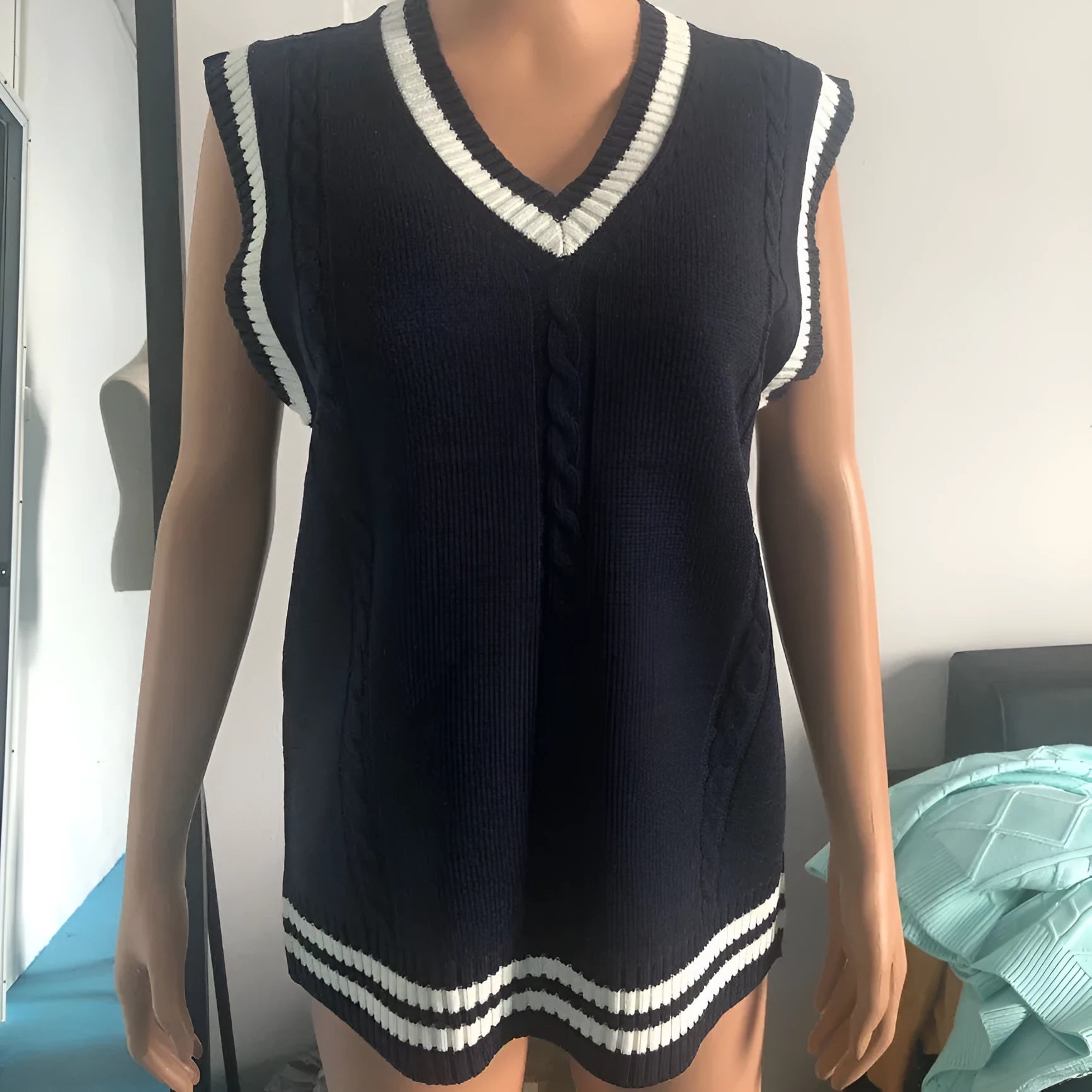 Women's V-neck waistcoat sweater with striped stitching in slim fit