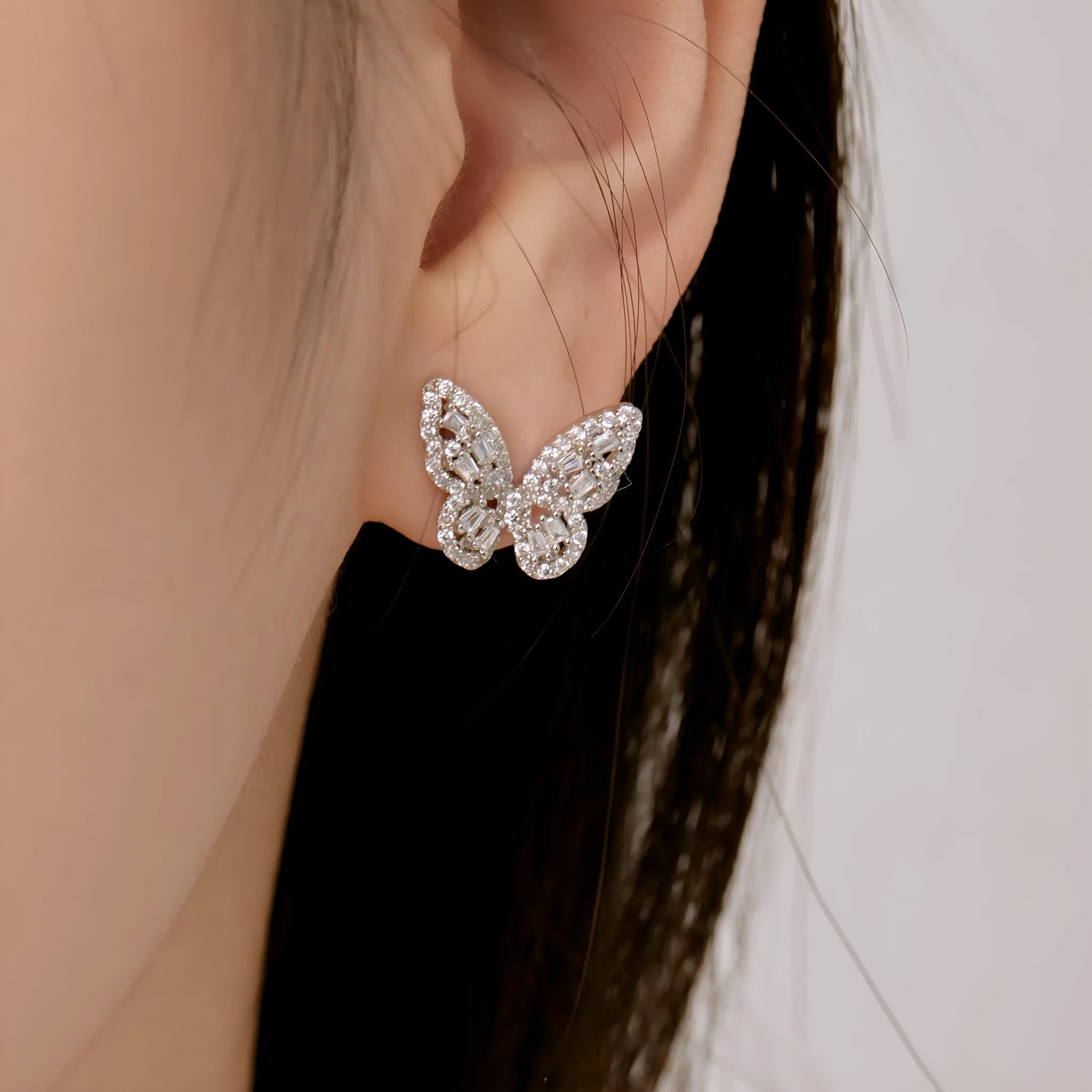 S925 sterling silver stud earrings with zircon inlay, platinum electroplated finish, geometric shape