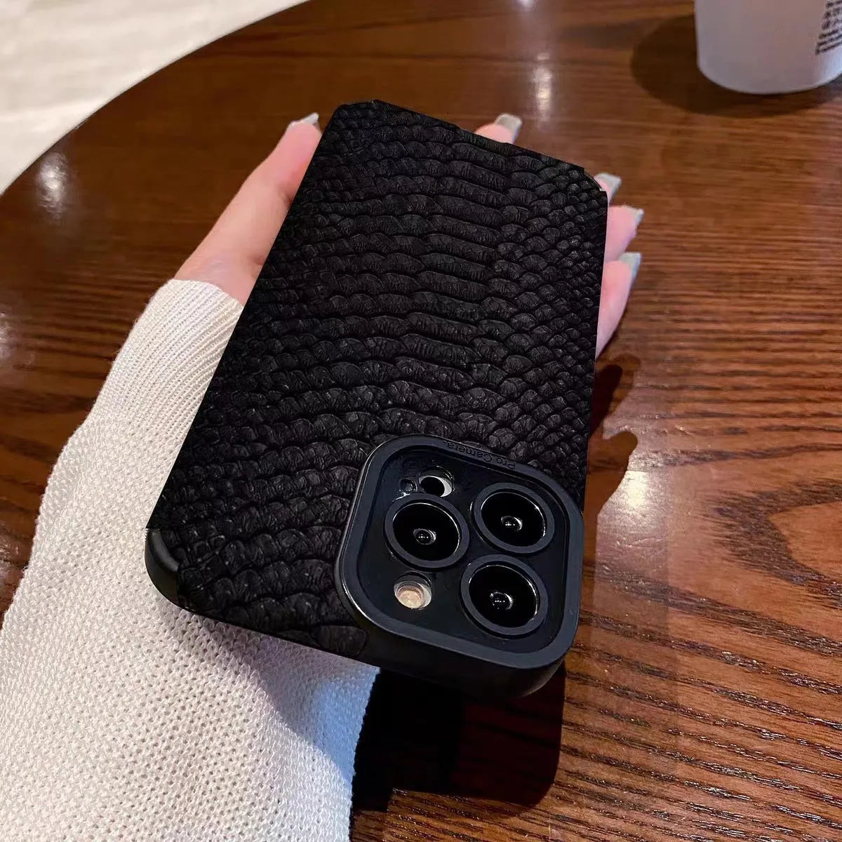 Black TPU phone case for iPhone 13 Pro Max with three-dimensional scales pattern and anti-fingerprint finish