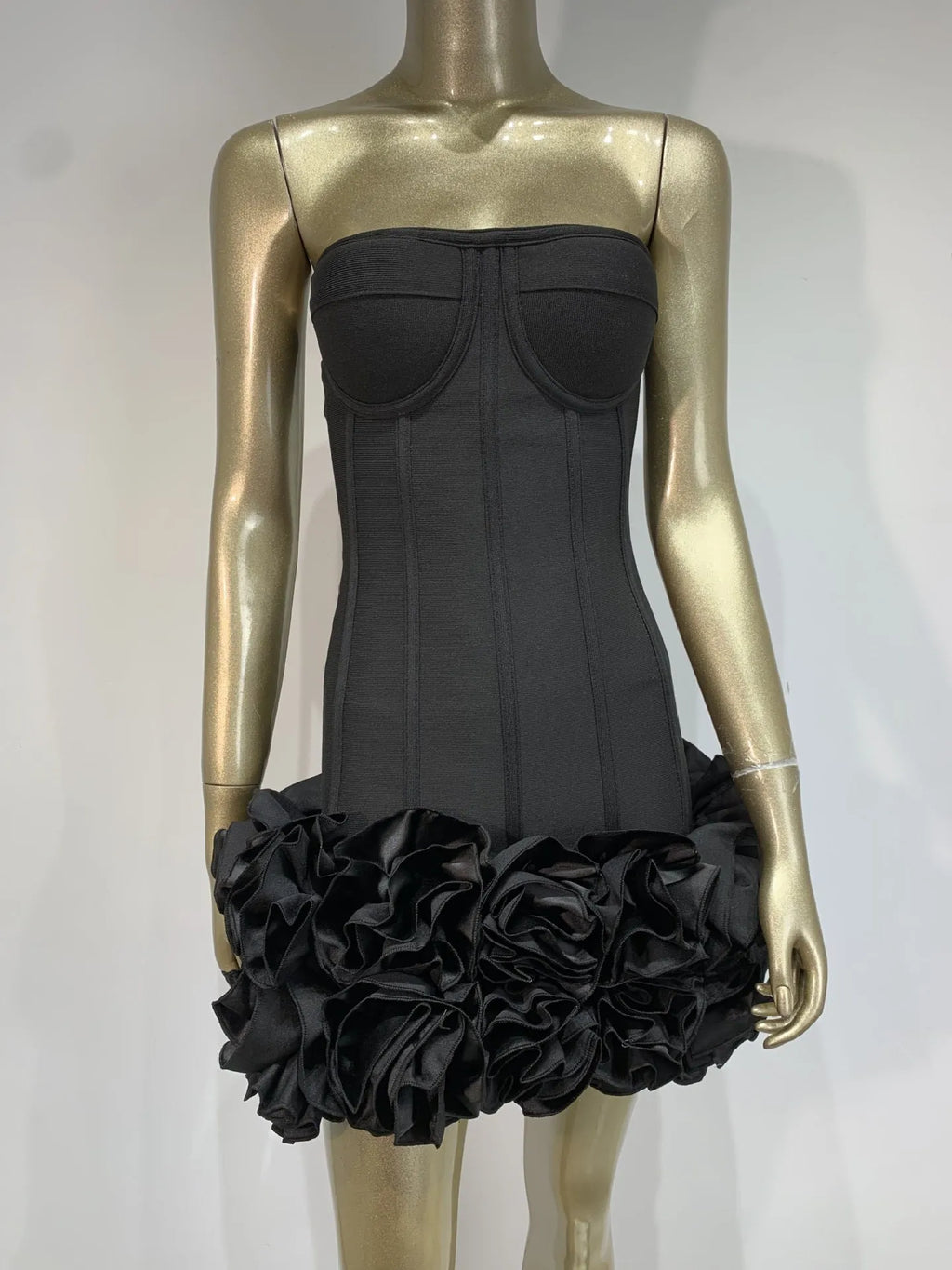 Women's solid colour polyester dress with mid-waist design in urban style