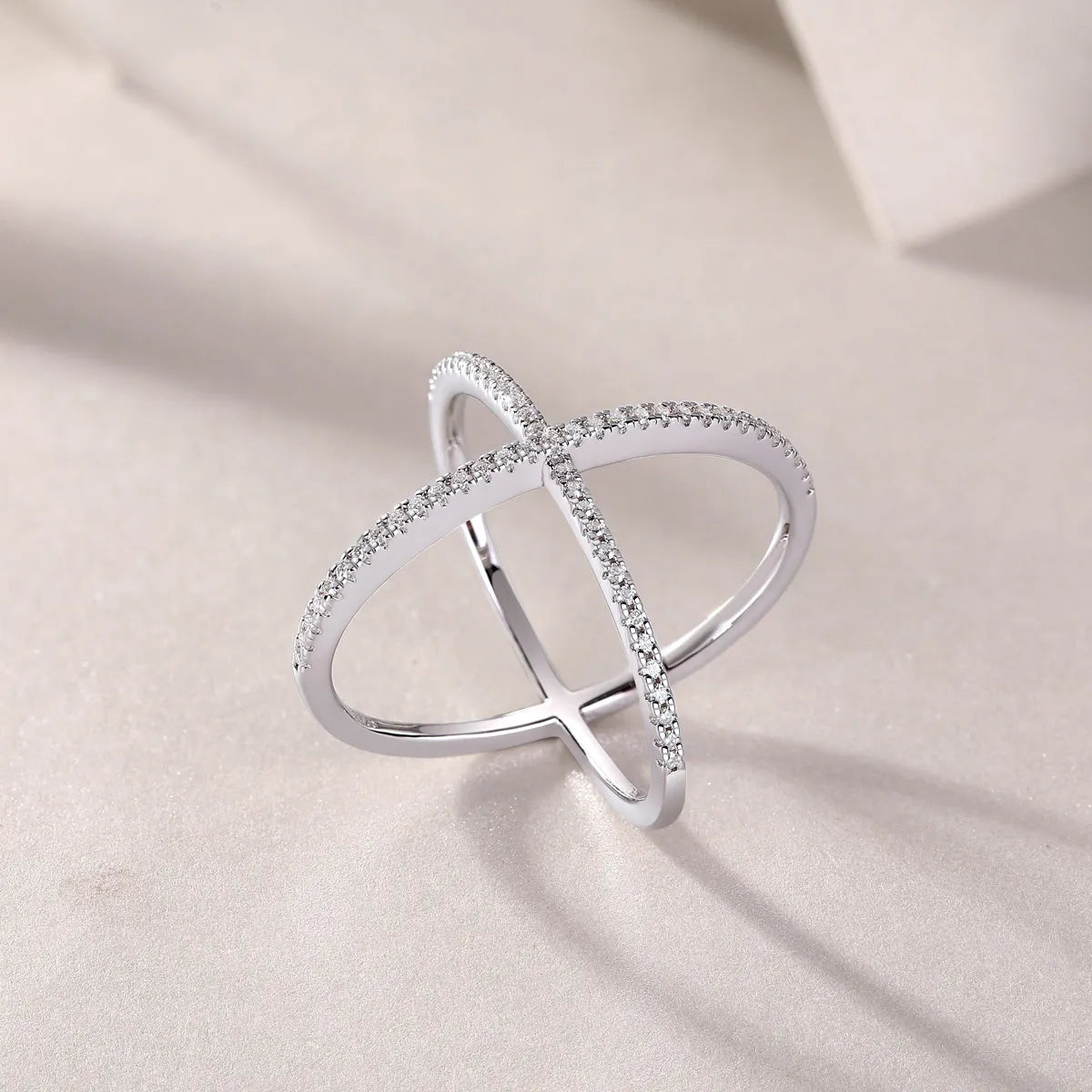X-shaped heart moissanite ring set in S925 silver with platinum-plated gold colour, sizes 5 to 9, gift box
