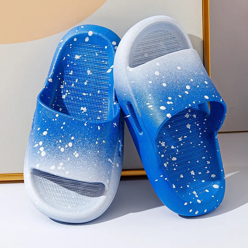 Children's gradient colour summer slippers with PVC construction and non-slip soles