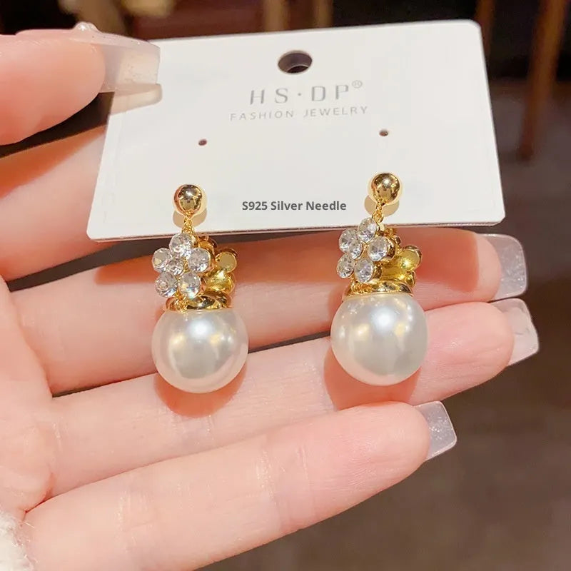 Korean style double-sided flower pearl ear clips with real gold plating on copper, gold colour, women's clip-on earrings
