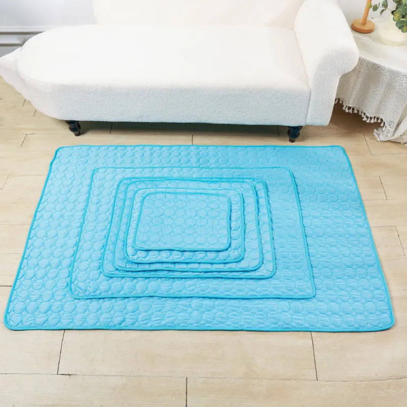 Ice silk pet cooling mat in blue, size M, 60x50cm, for dogs and cats