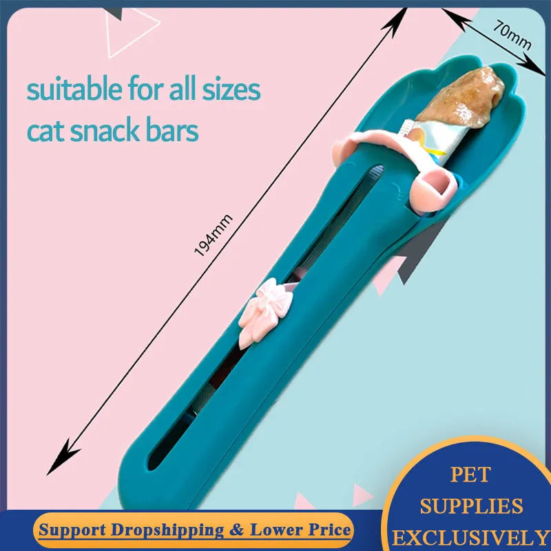 Pet feed spoon squeezer with food scoop design in green and pink two-tone colour options