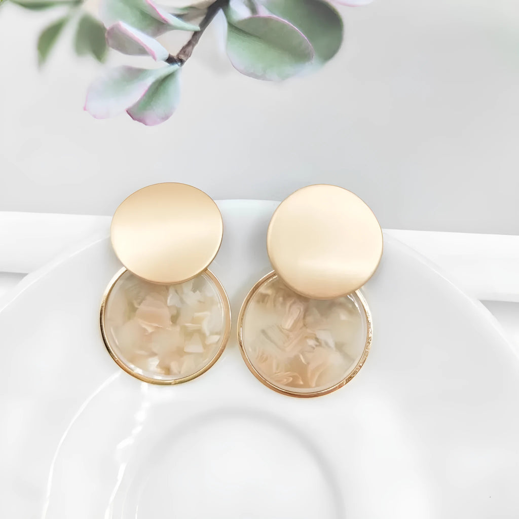 Pair of round matte resin stud earrings, 2cm diameter, rotundity shape, lightweight plastic retro jewellery for women