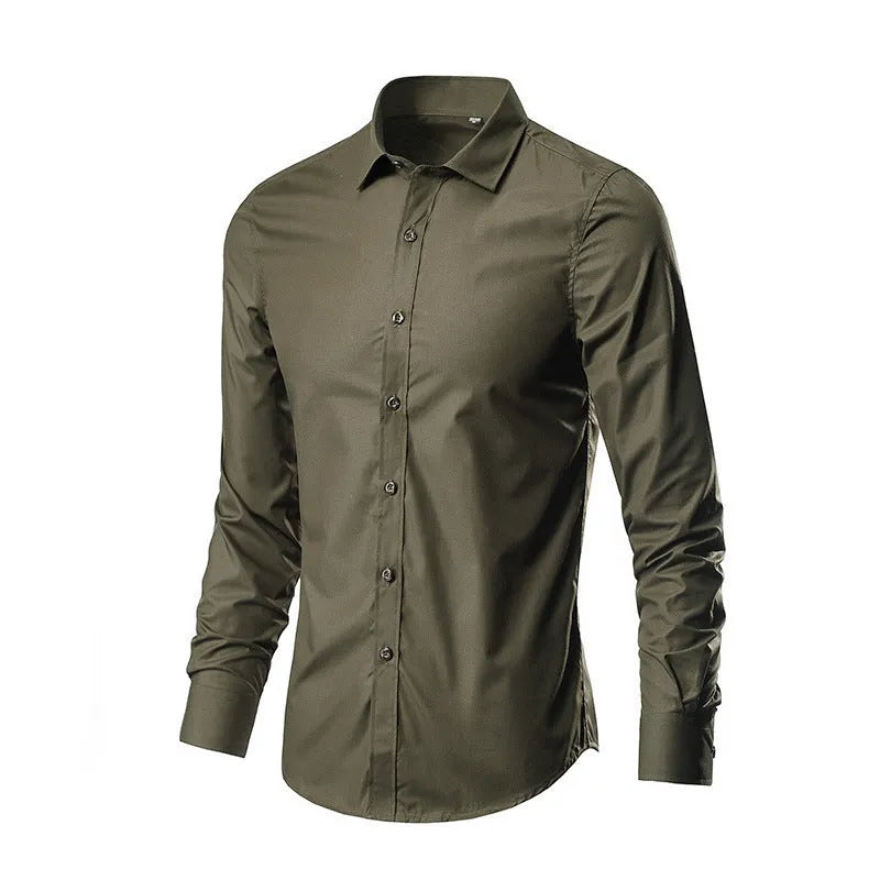 Man wearing a loose slim-fit linen long-sleeve shirt in a neutral colour.
