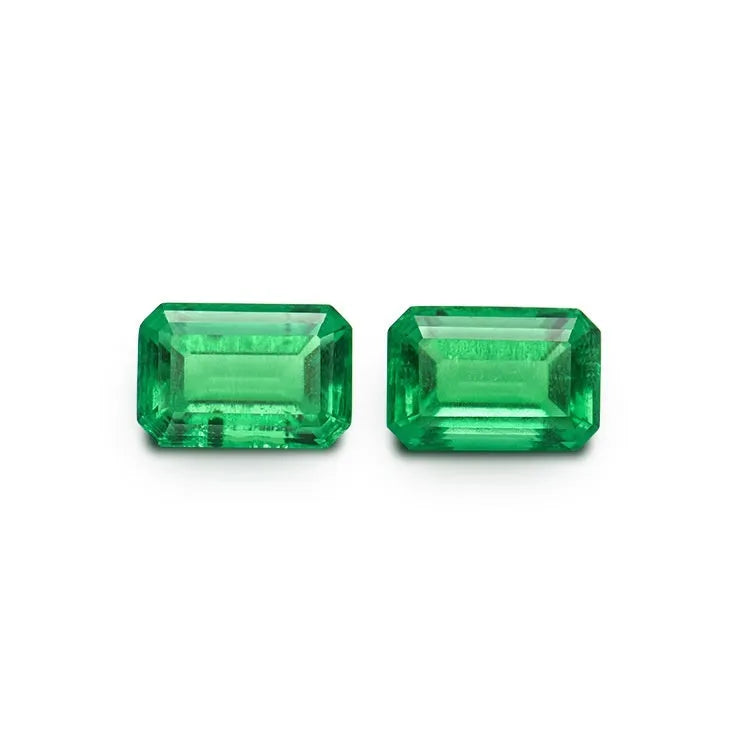 Synthetic emerald gemstone in Columbia green treasure colour showing round and rectangular cut options.