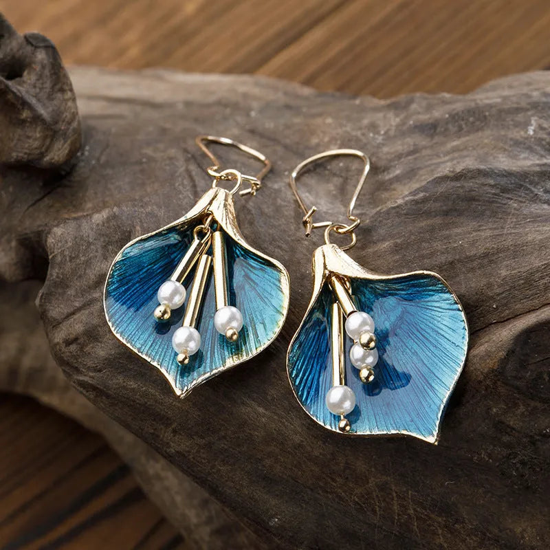 Retro flower drop earrings for women in blue and green alloy with electroplating finish