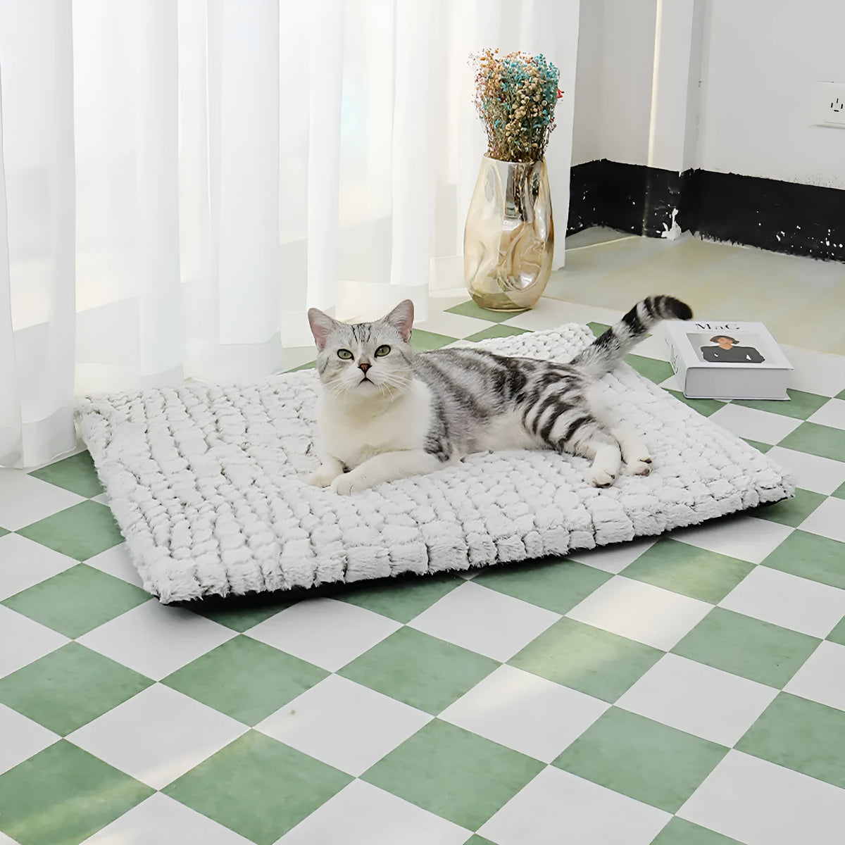 Warm cloth pet pad for winter sleep, sizes S 50x40cm and M 70x48cm, for dogs and cats