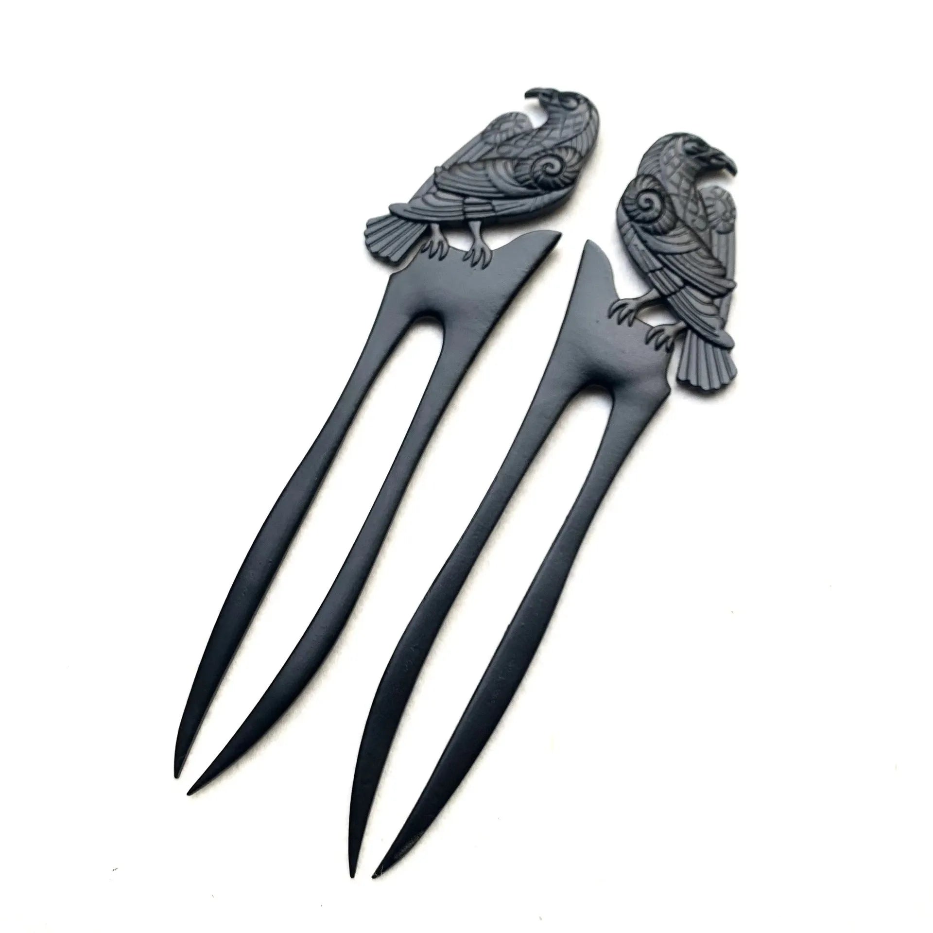 Retro black metal hairpin with double-sided three-dimensional crow carving, 16cm length