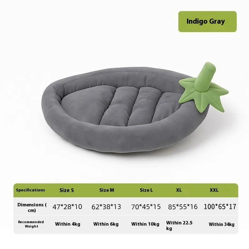 Doghouse Cathouse removable washable dog mat in grey, size L, on a wooden floor