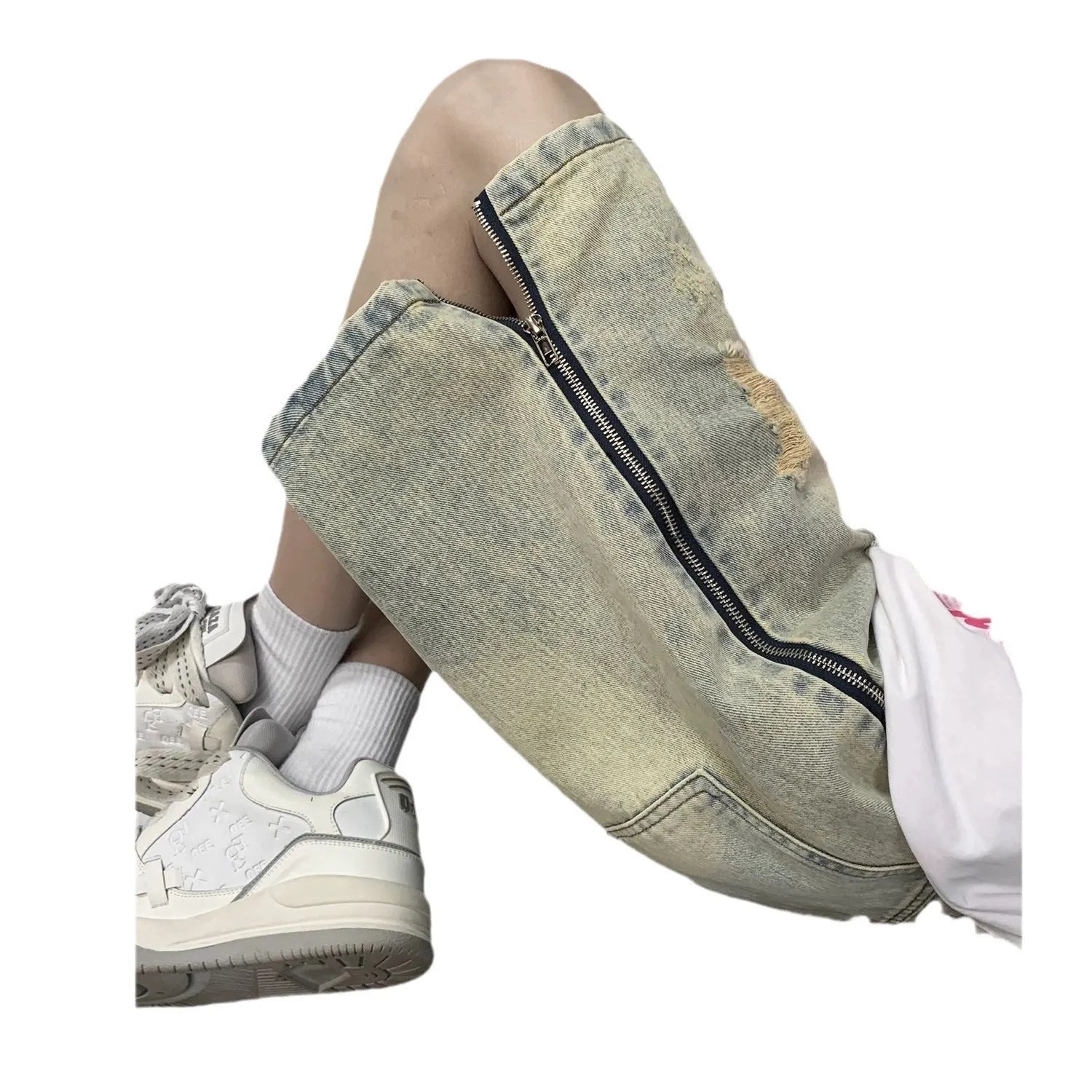 Men's blue retro denim shorts with five-point ripped distressing and yellow mud wash finish