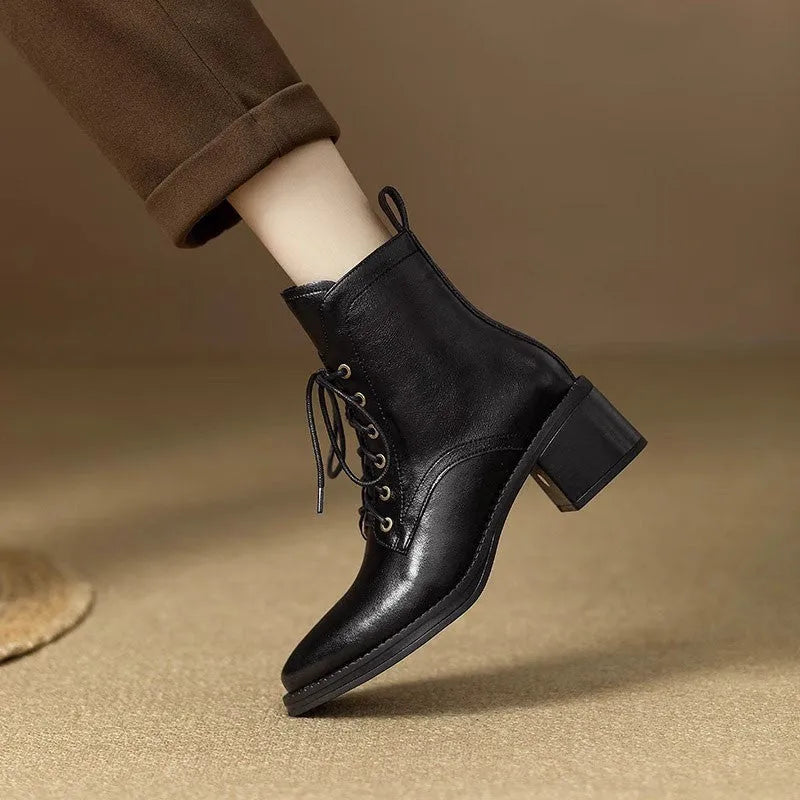 Women's black pointed toe ankle boots with 5.5cm heel and 13cm sock length