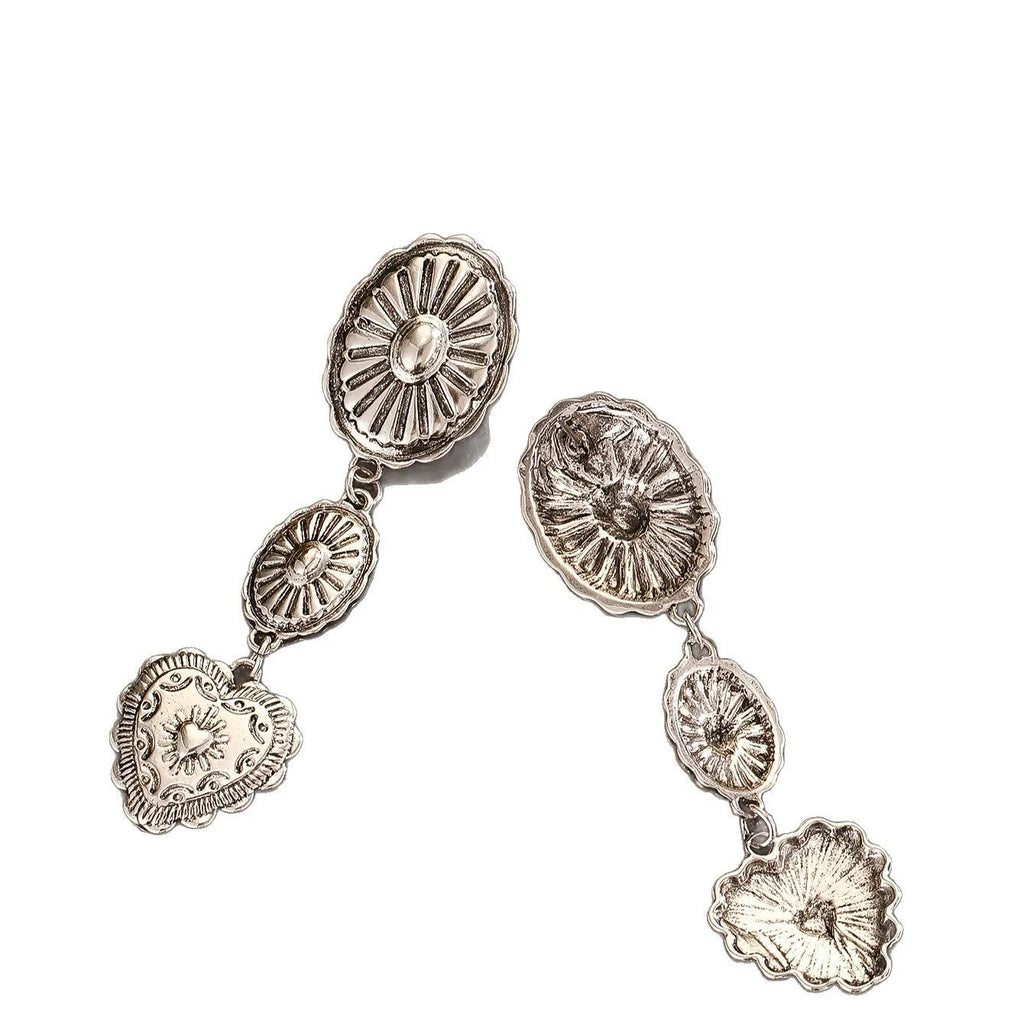 Pair of silver-toned vintage tassel water droplet shaped long chain drop earrings with hook fastening
