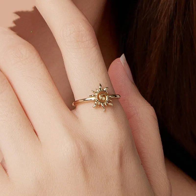 S925 sterling silver ring with 14K gold plating, sun motif, adjustable open mouth, colour BSR709-E
