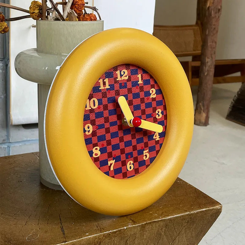 25cm Nordic wall clock with optional pendulum, greater than 15mm thick, YH6-4 fat circle design for living room or bedroom