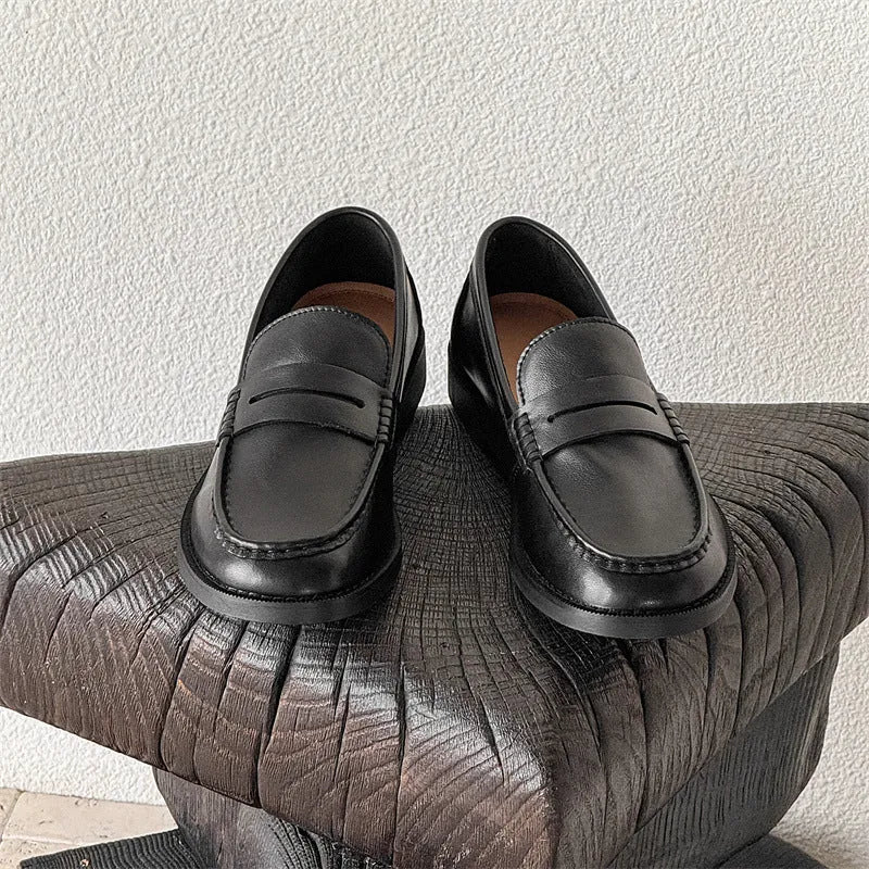 Men's slip-on casual shoes in retro business style with microfiber upper and rubber sole