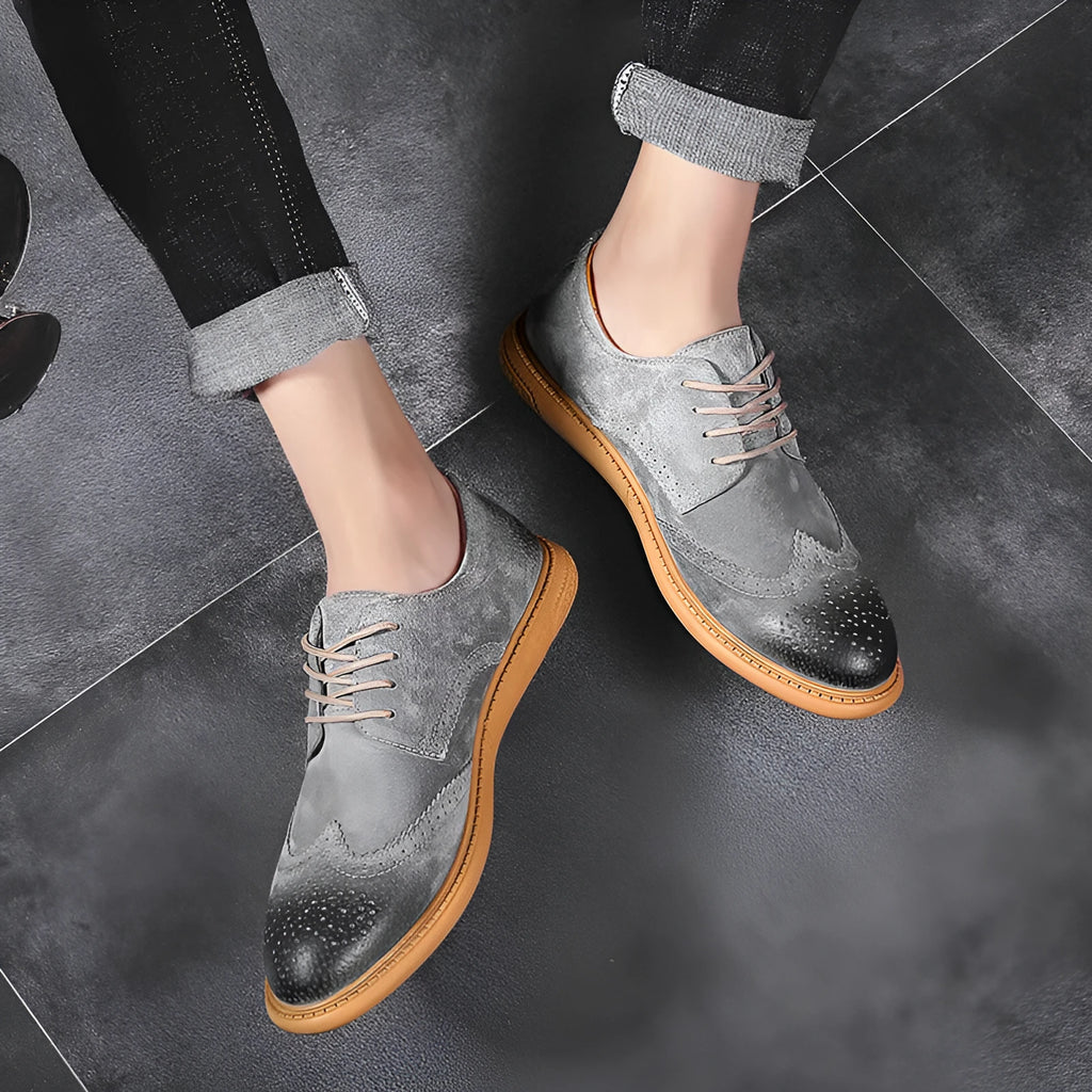 Men's black genuine leather low-top lace-up business shoes with a rubber sole.