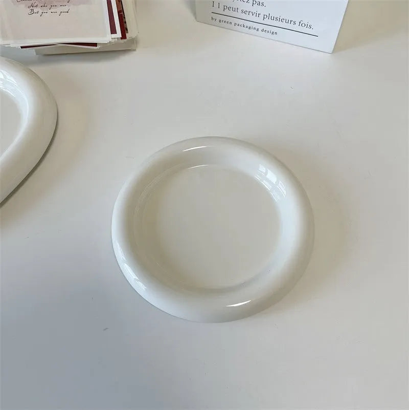 White porcelain plate with bear doodle design, 15cm diameter, microwave safe ceramic tableware