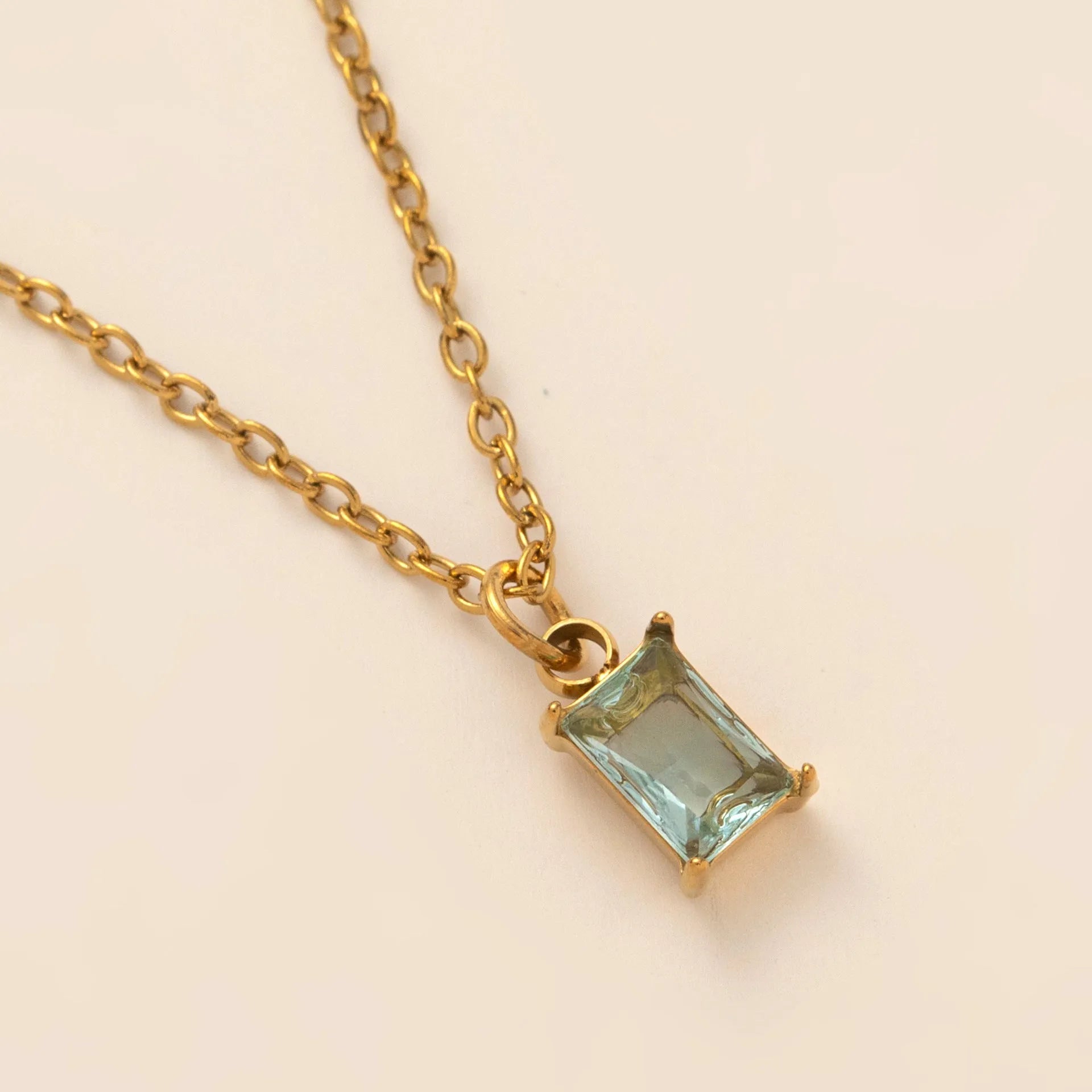Titanium steel necklace with geometric rectangular birthstone pendant and O-link chain on unisex collarbone length 41-50cm