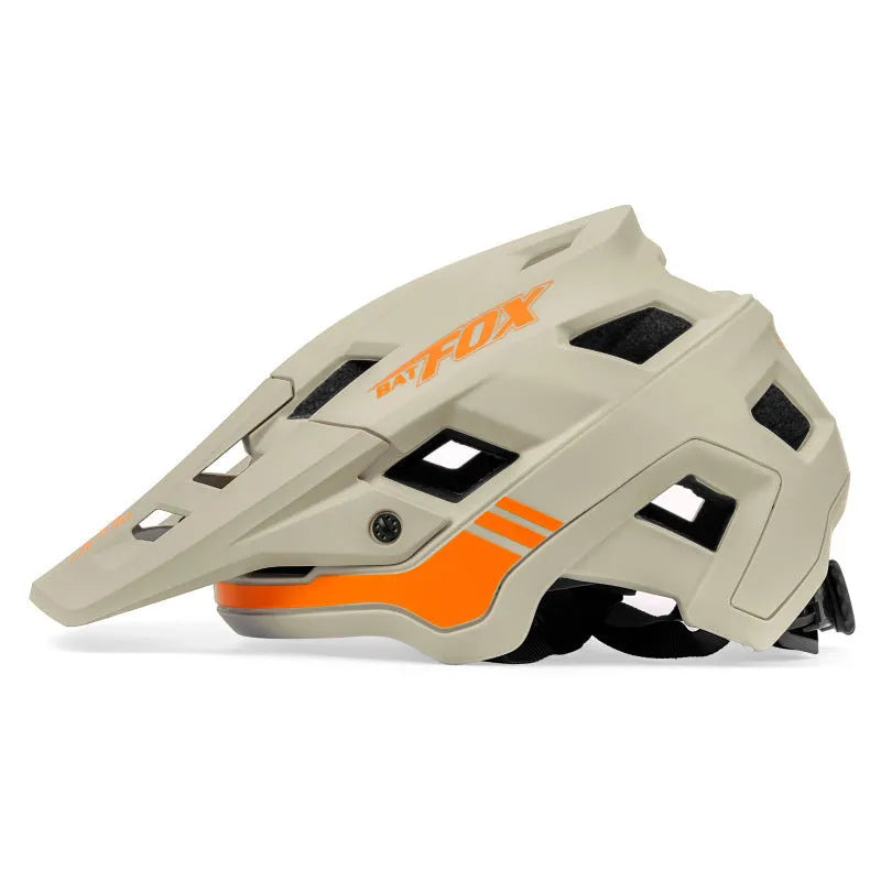 Mountain bike cross-country skateboarding helmet in black with PC EPS construction