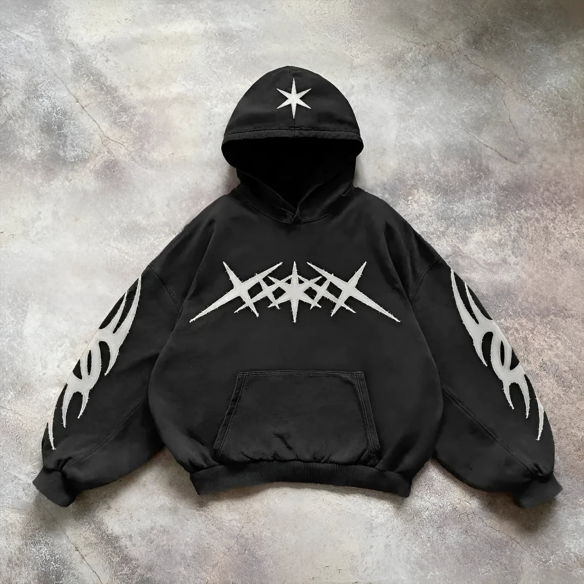Printed pullover hoodie in slim fit with long sleeves, patch pocket, polyester fabric, sizes S to 3XL