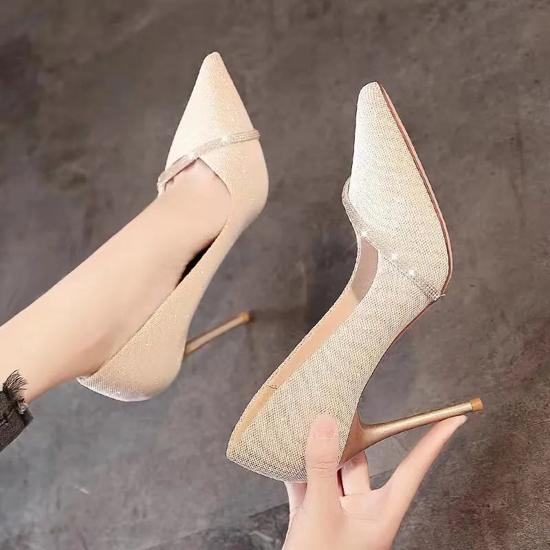 Women's gold and black pointed toe stiletto heels with low cut, shown in 6cm and 9cm heel heights.