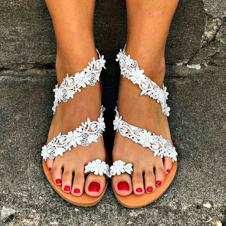 White plus size women's flat shoes with rhinestone floral decoration and round toe design