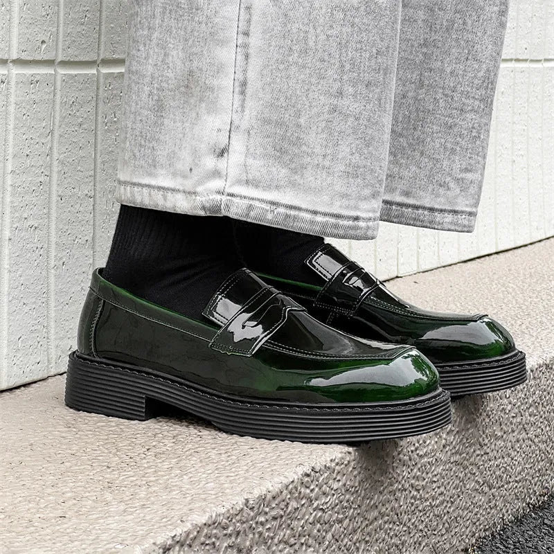 Hong Kong style thick-soled leather shoes for men with square toe, rubber sole, and microfiber lining, sizes 38-46