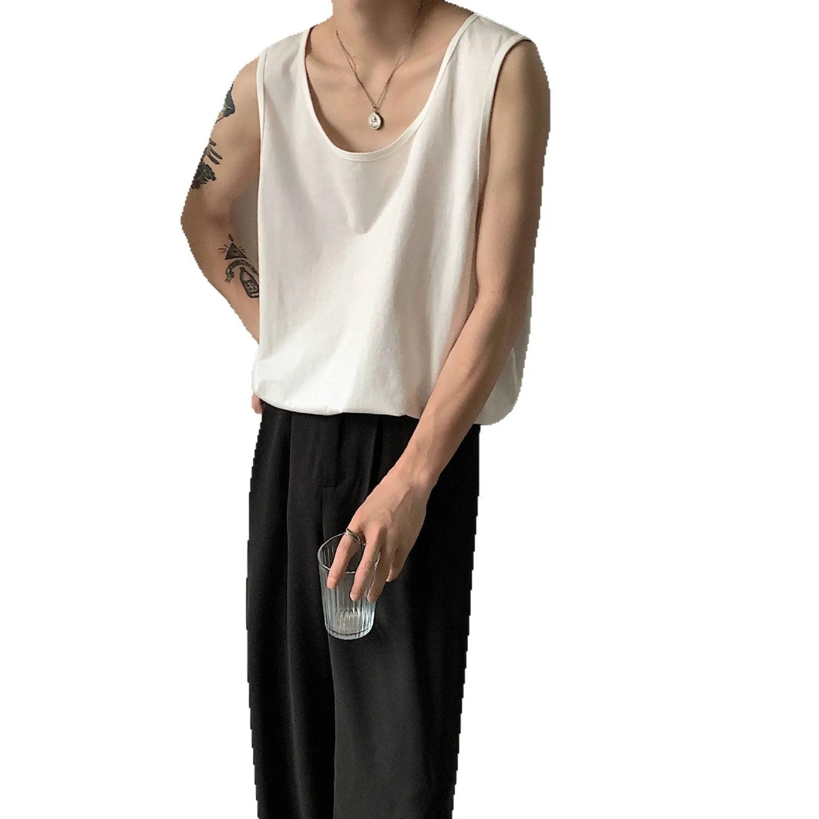 Sleeveless vest in solid colour, loose fit, polyester blend, straight hem, black