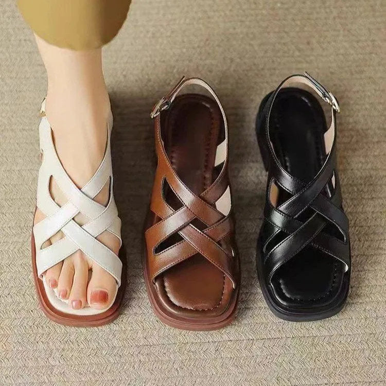 Women's patent leather sandals with square toe and low heel in black, brown and off-white colours