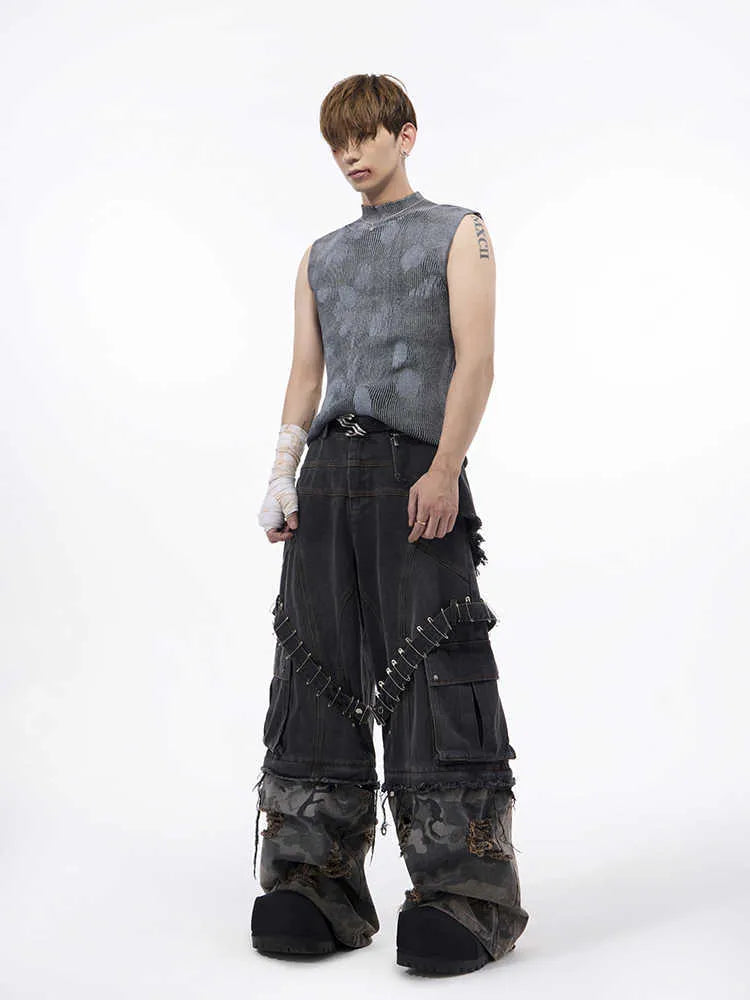 Men's black silver pastebrushing wool vest with stand collar turtleneck and sleeveless design