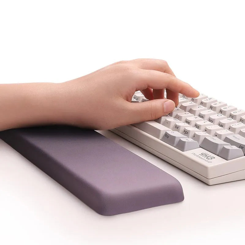 Square silicone gel wrist rest mouse pad with cloth surface, 250mm by 180mm