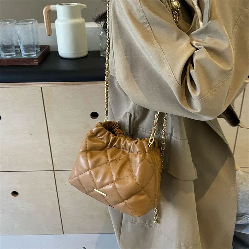 Women's casual rhombus shoulder bag chain messenger bag in PU, bucket shape, Beige colour, single strap